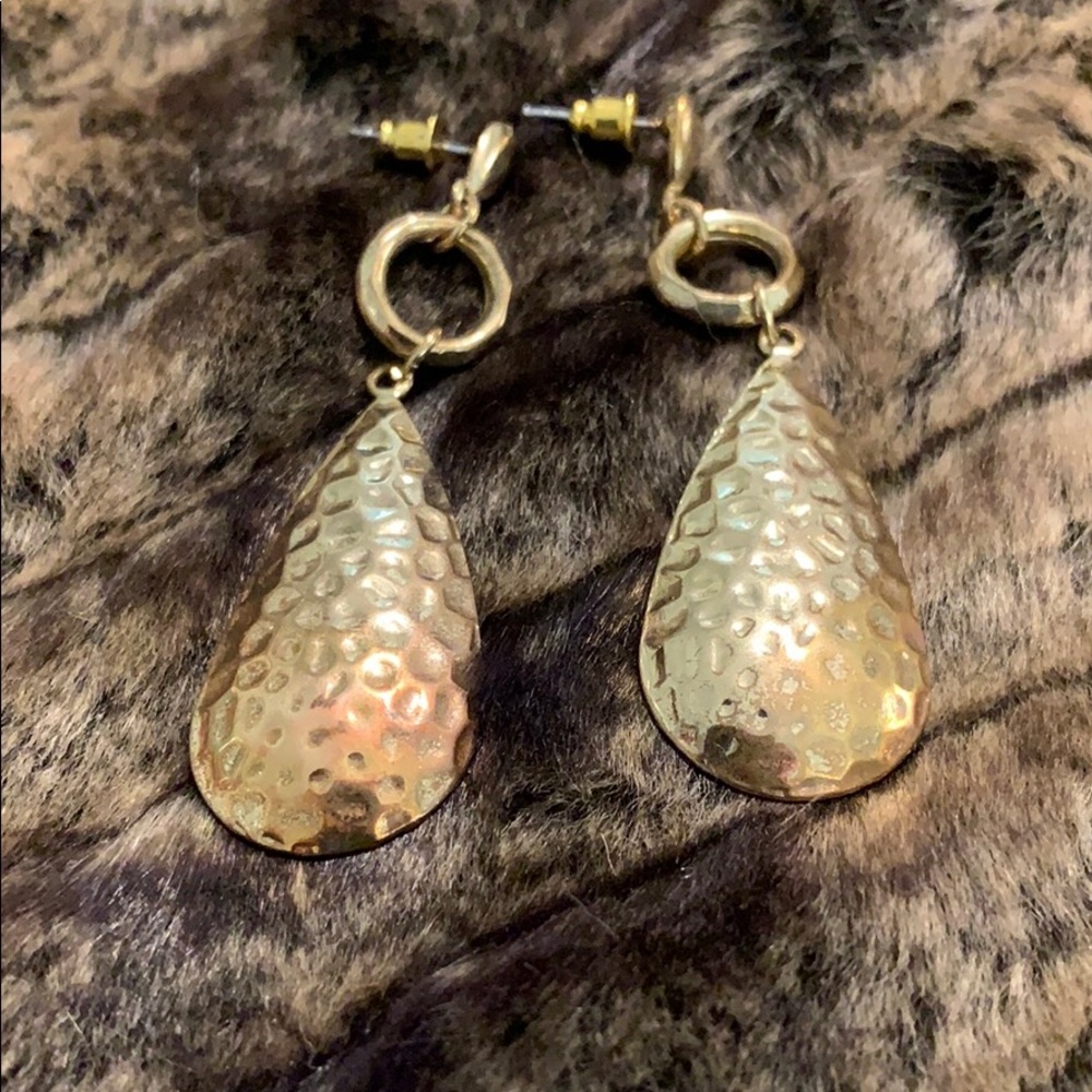 💜💜💜 3/$30 Antiqued, faux gold metal, hammered earrings #A77